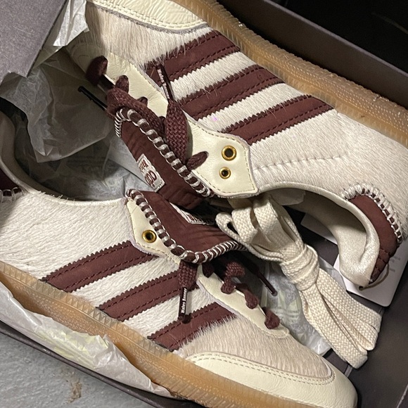 adidas Women's Sneakers in Cream and Brown - Picture 2 of 10